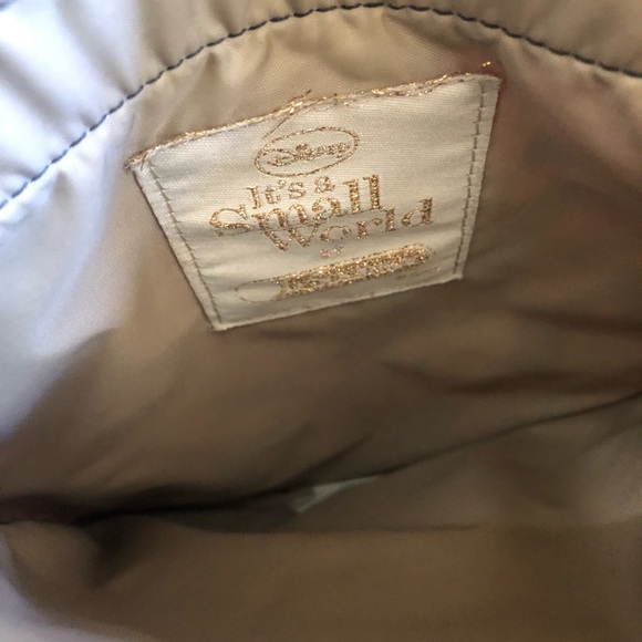 LeSportsac It’s A Small World Crossbody!! - Picture 5 of 7